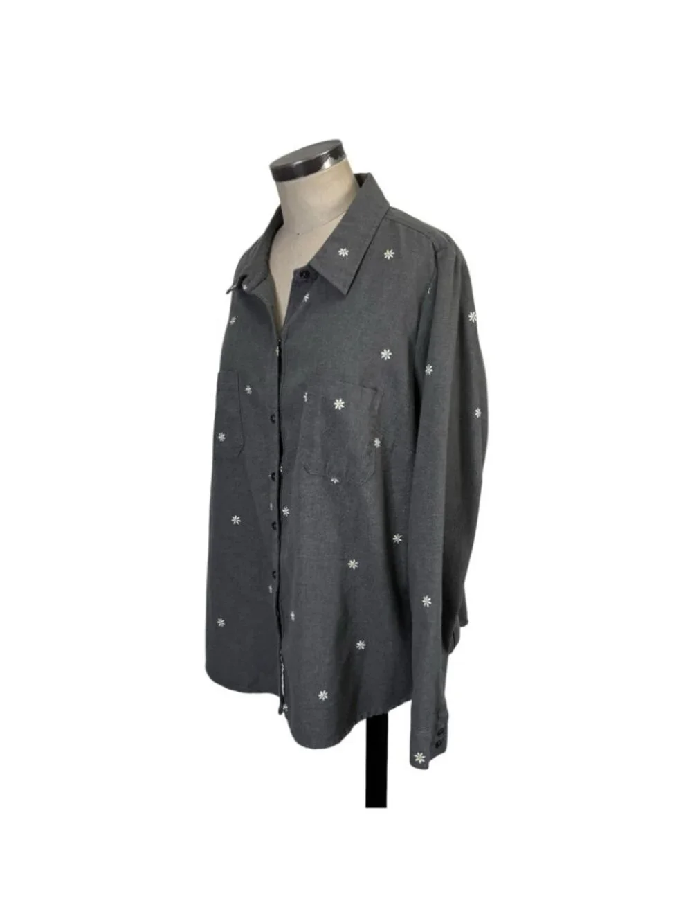 Torrid Womens Taylor Daisy Embroidered Button Front Shirt 1 (1X) Gray 12444568